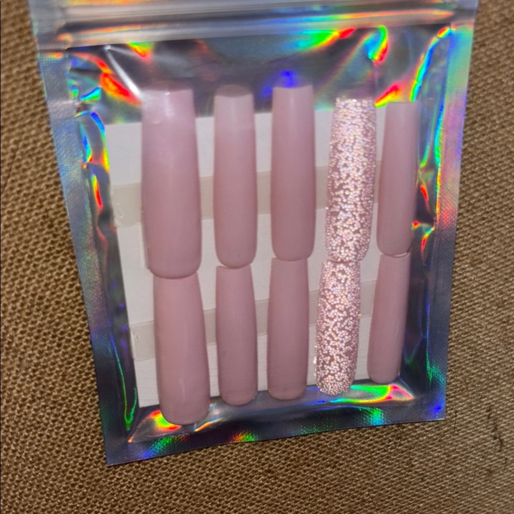 Pink Press-On Nails Set